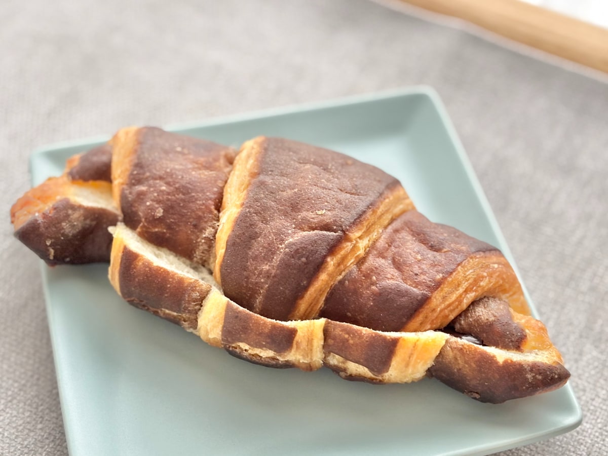 「コンビニのレベルじゃない」【ファミマ】甘じょっぱさにハマる新作パン