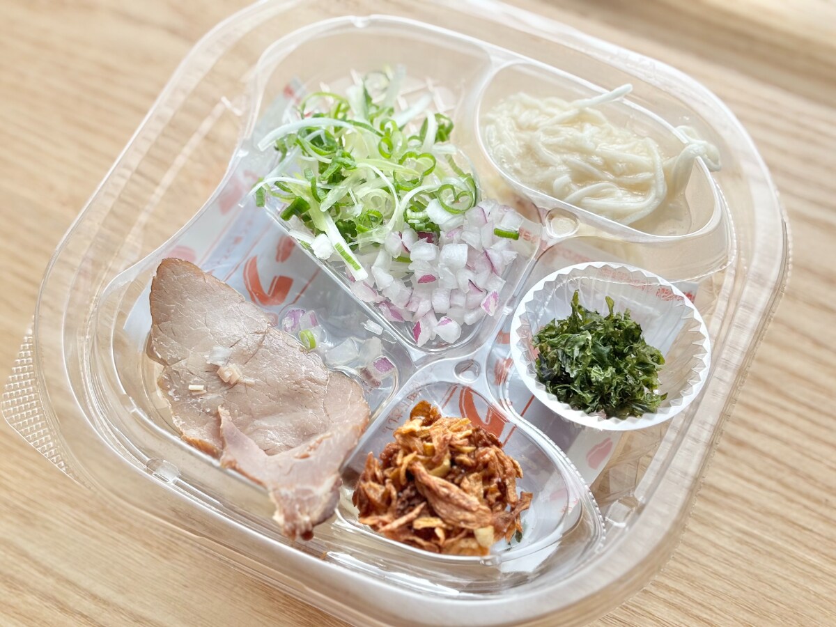 煮干し×昆布がきいてる！【ローソン】の新作麺がクセになるおいしさ