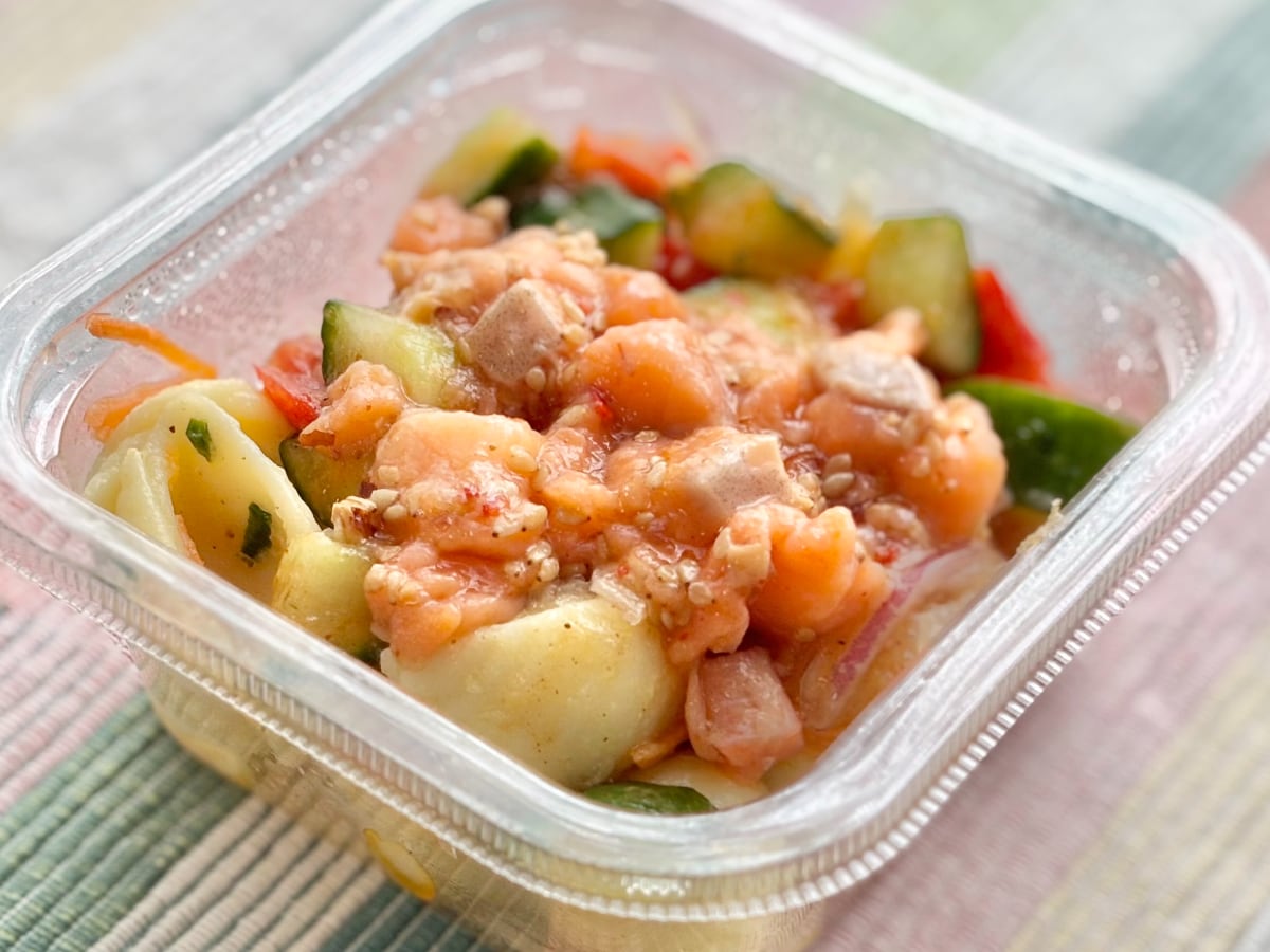 無限に食べたくなる味かも!【ファミマ】ハワイアンなサラダがウマすぎた