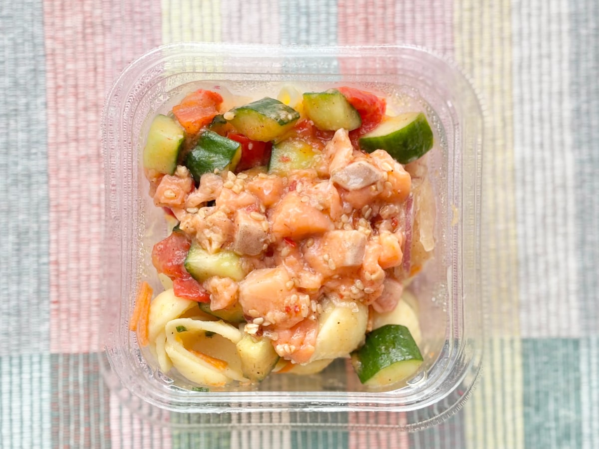 無限に食べたくなる味かも!【ファミマ】ハワイアンなサラダがウマすぎた