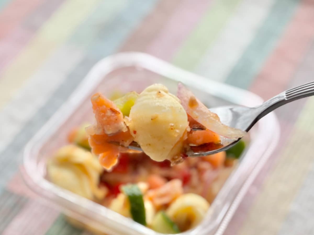 無限に食べたくなる味かも!【ファミマ】ハワイアンなサラダがウマすぎた