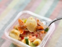 無限に食べたくなる味かも！【ファミマ】ハワイアンなサラダがウマすぎた