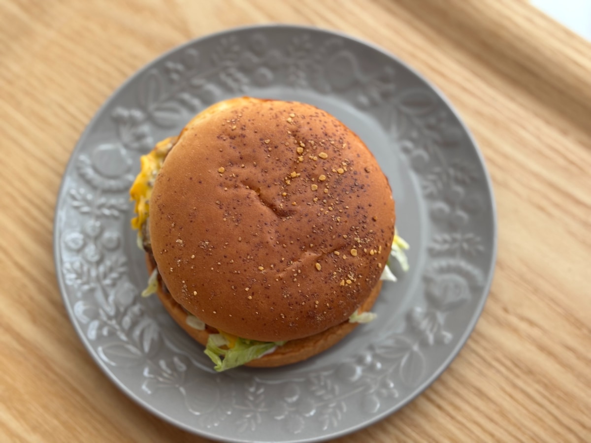 濃厚甘辛ソース×肉厚ビーフで「優勝」！【マクドナルド】夏の限定商品