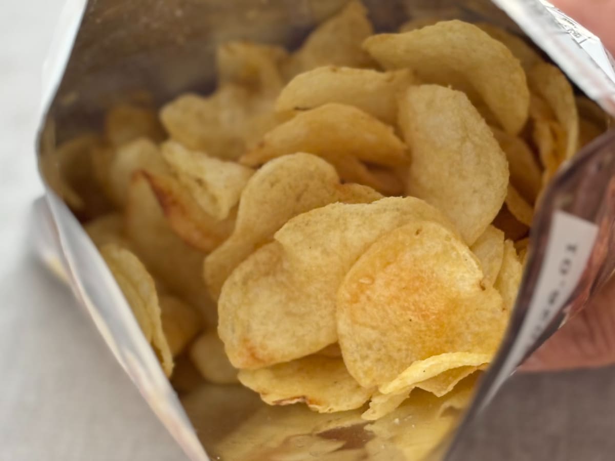 「マジで美味くてハマってる」【ファミマ限定】のカリカリポテチが大復活