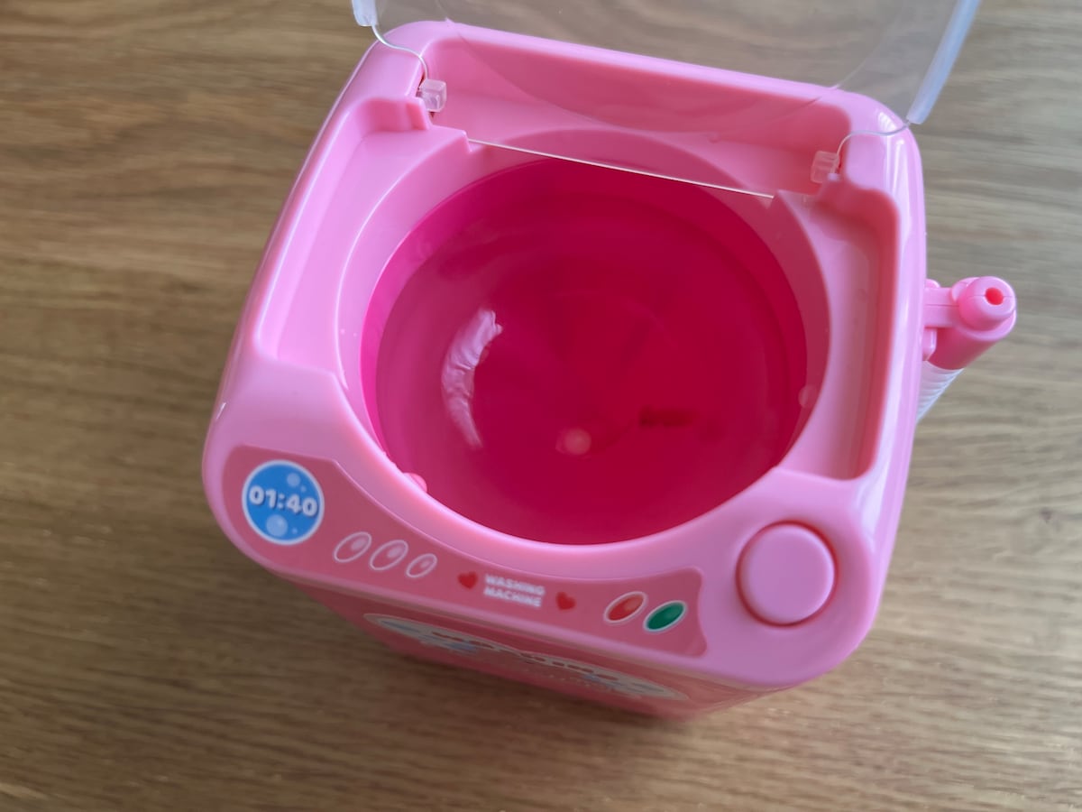 SNSで話題!電池で動く「ミニ洗濯機」