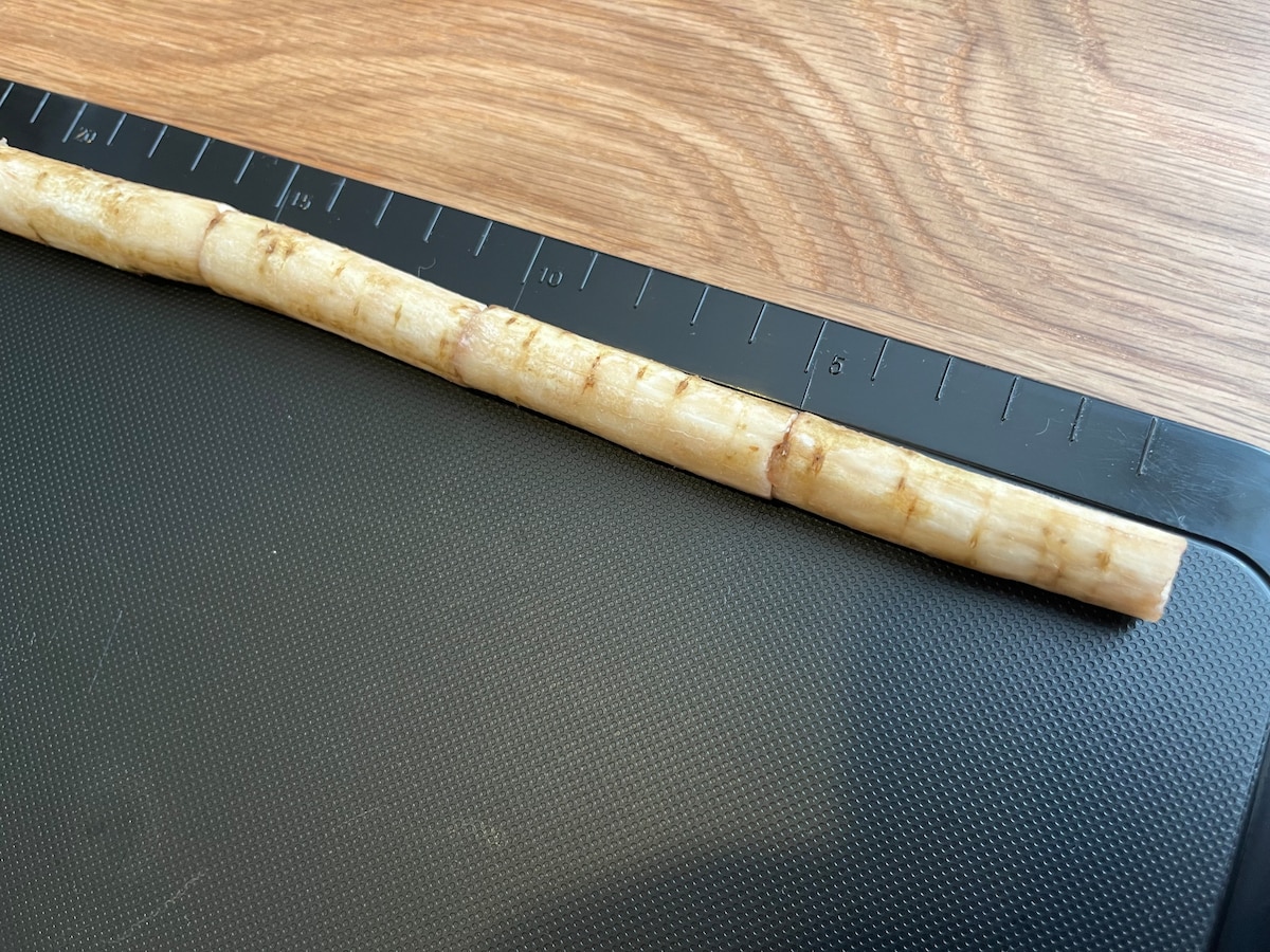 均一に切りやすい！「NERO目盛付きまな板」