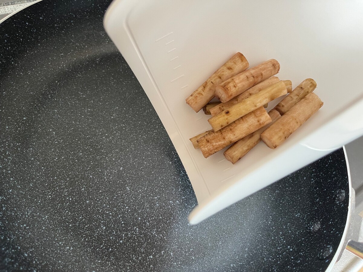 柔らかくて曲げられる「ソフトまな板」