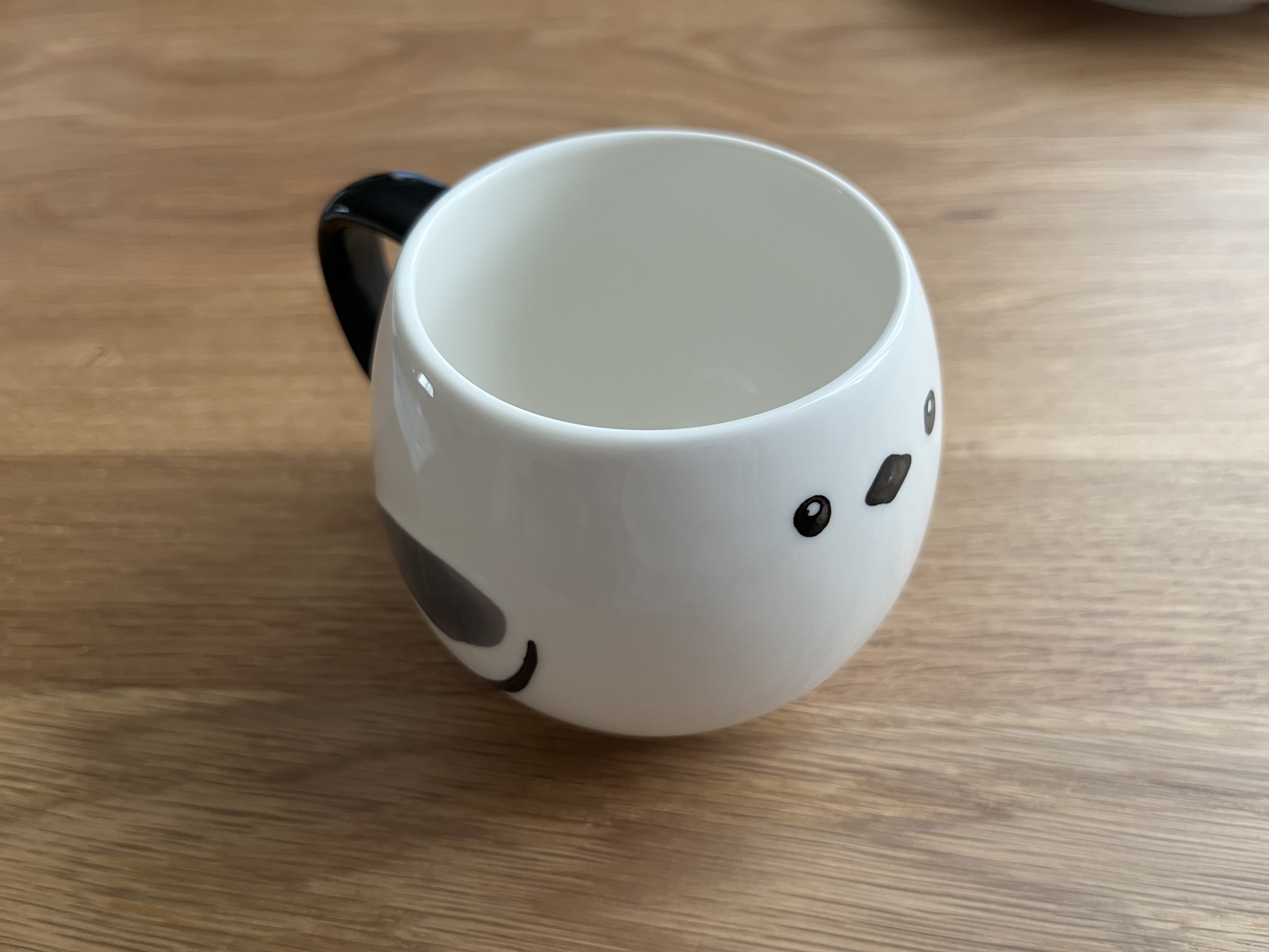 飲み物タイムが楽しくなるマグカップ！「まんまるシマエナガ マグ」