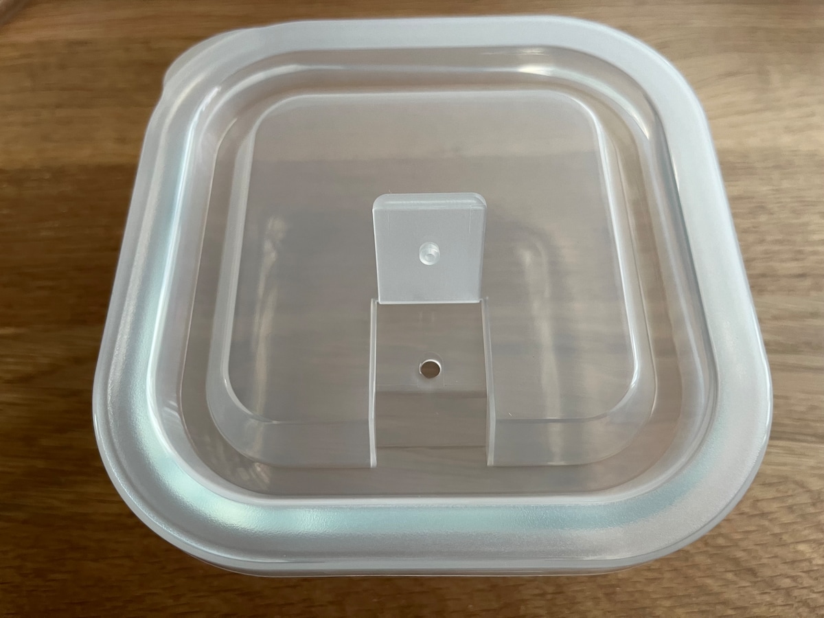 電子レンジで温めるのも簡単!「正方形保存容器(エア弁付)」