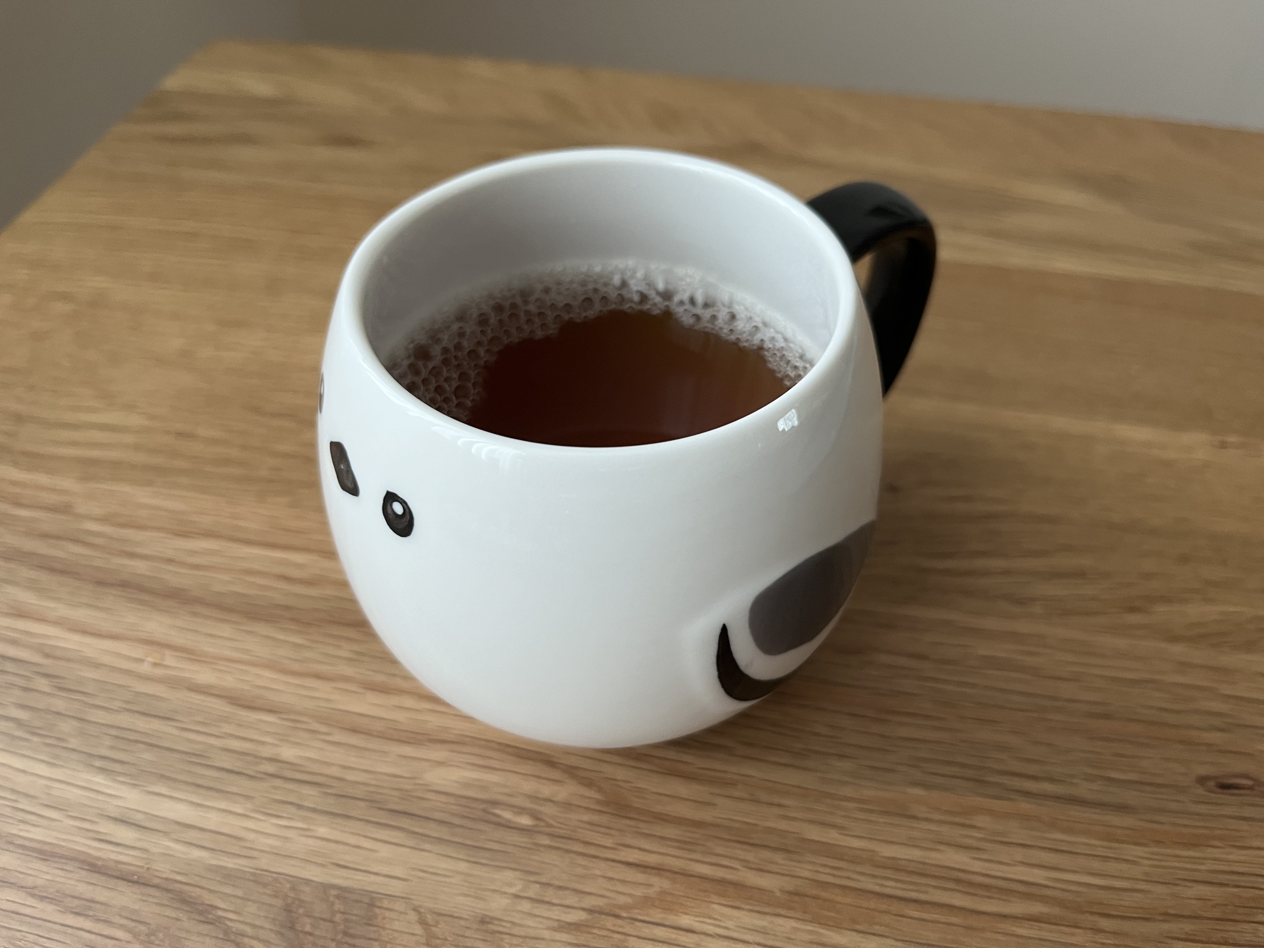 飲み物タイムが楽しくなるマグカップ！「まんまるシマエナガ マグ」