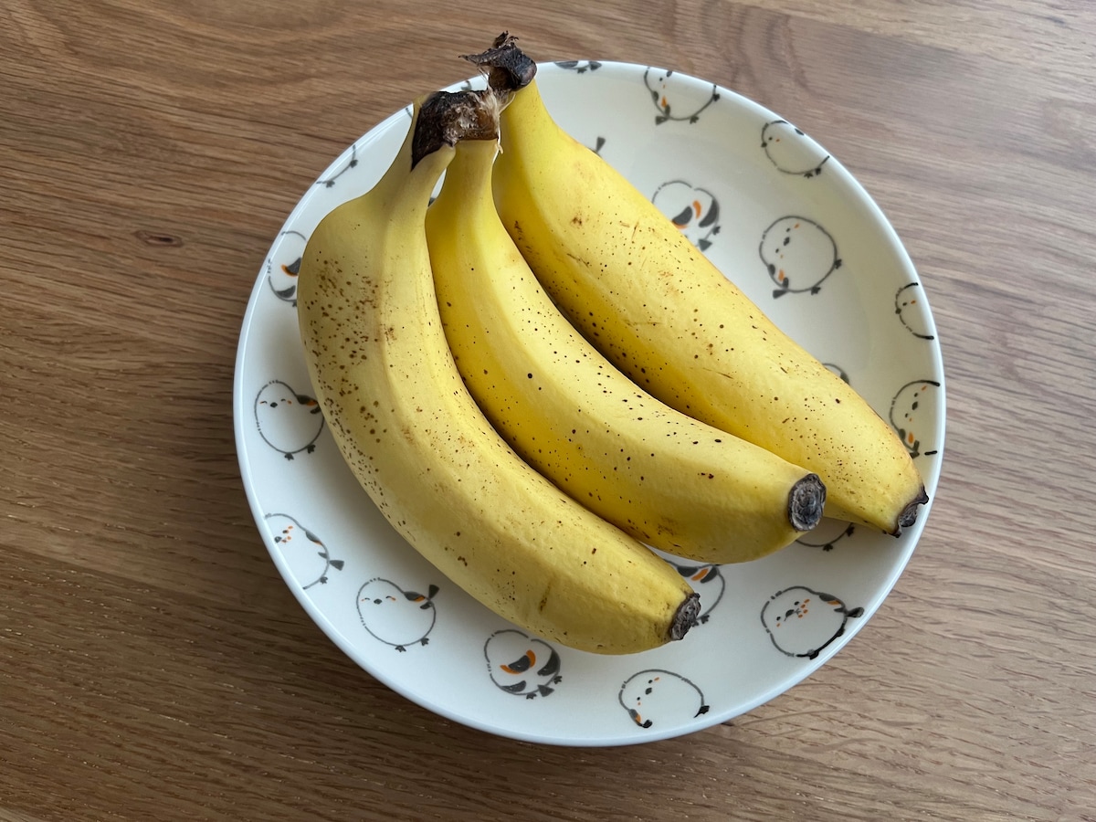 食卓がほっこりかわいくなる皿!「シマエナガ 17プレート」