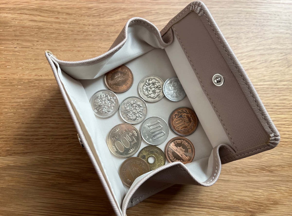 >旅行用や買い物用に！「極薄ミニウォレット」