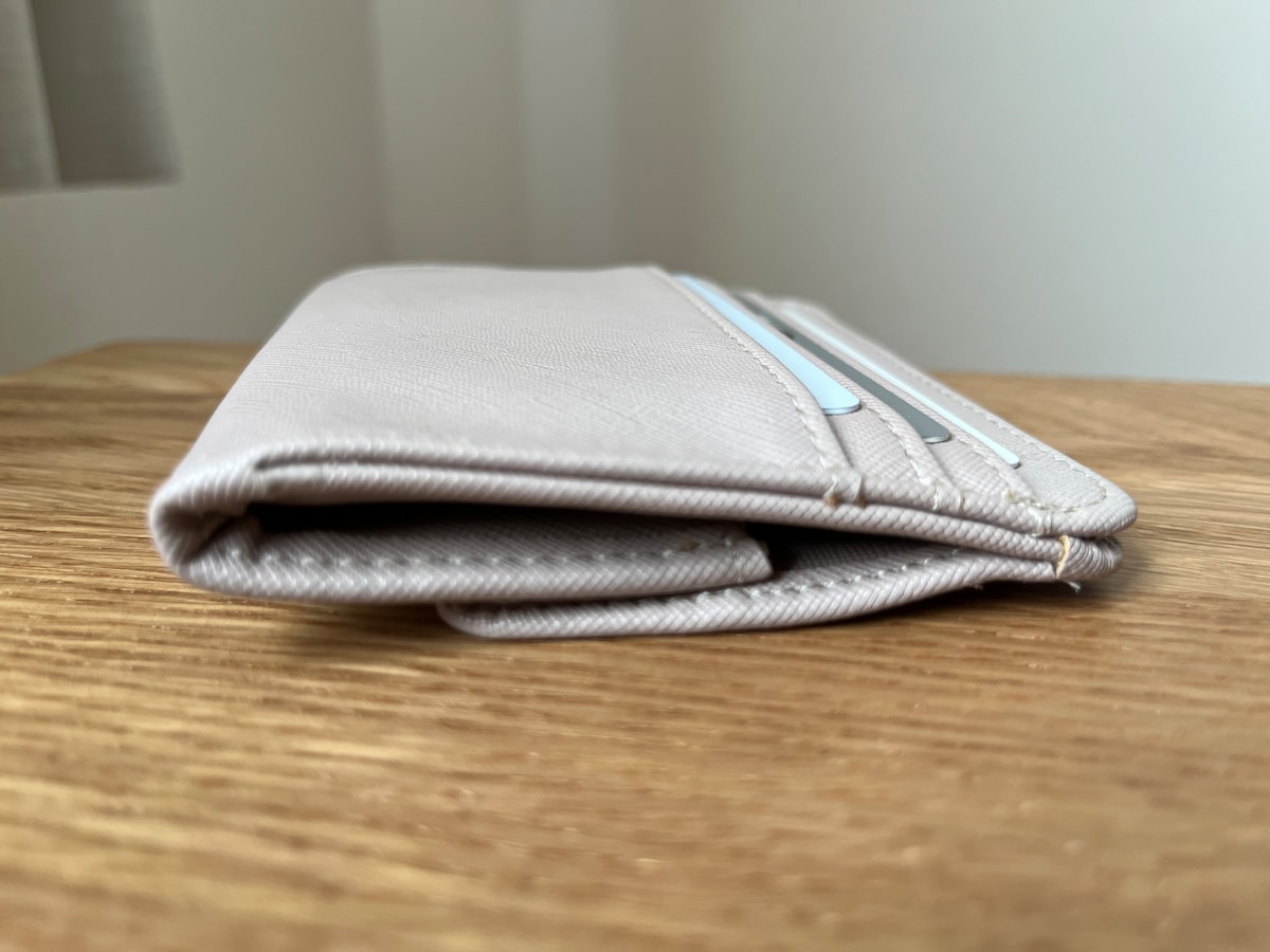 >旅行用や買い物用に！「極薄ミニウォレット」
