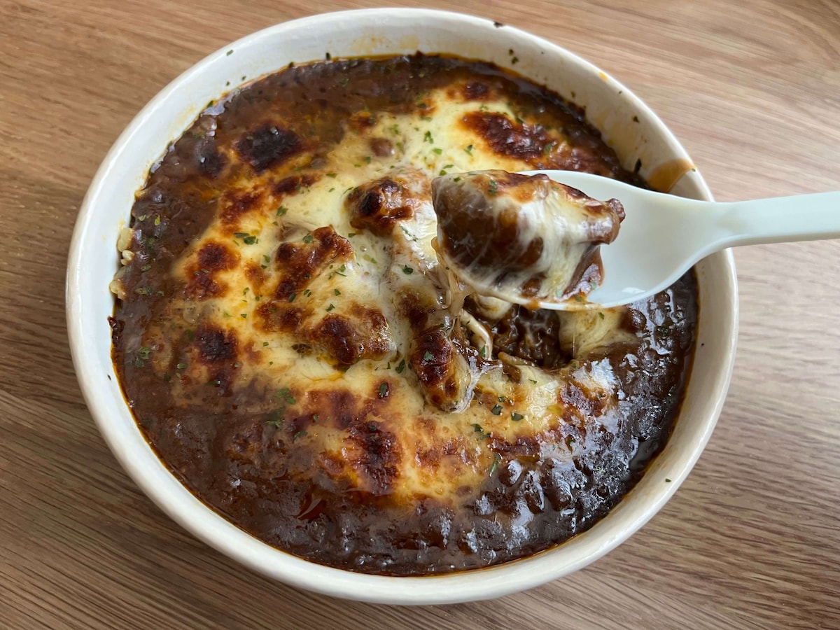 「スパイシーでうまい!」【セブン】カレー好きにおすすめしたい有名店監修のドリアが登場