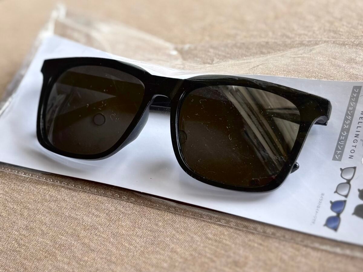 【セリア】サングラスが超優秀♡定番の黒やハート型まで|売り場も紹介