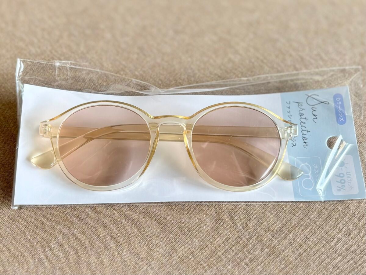 【セリア】サングラスが超優秀♡定番の黒やハート型まで|売り場も紹介