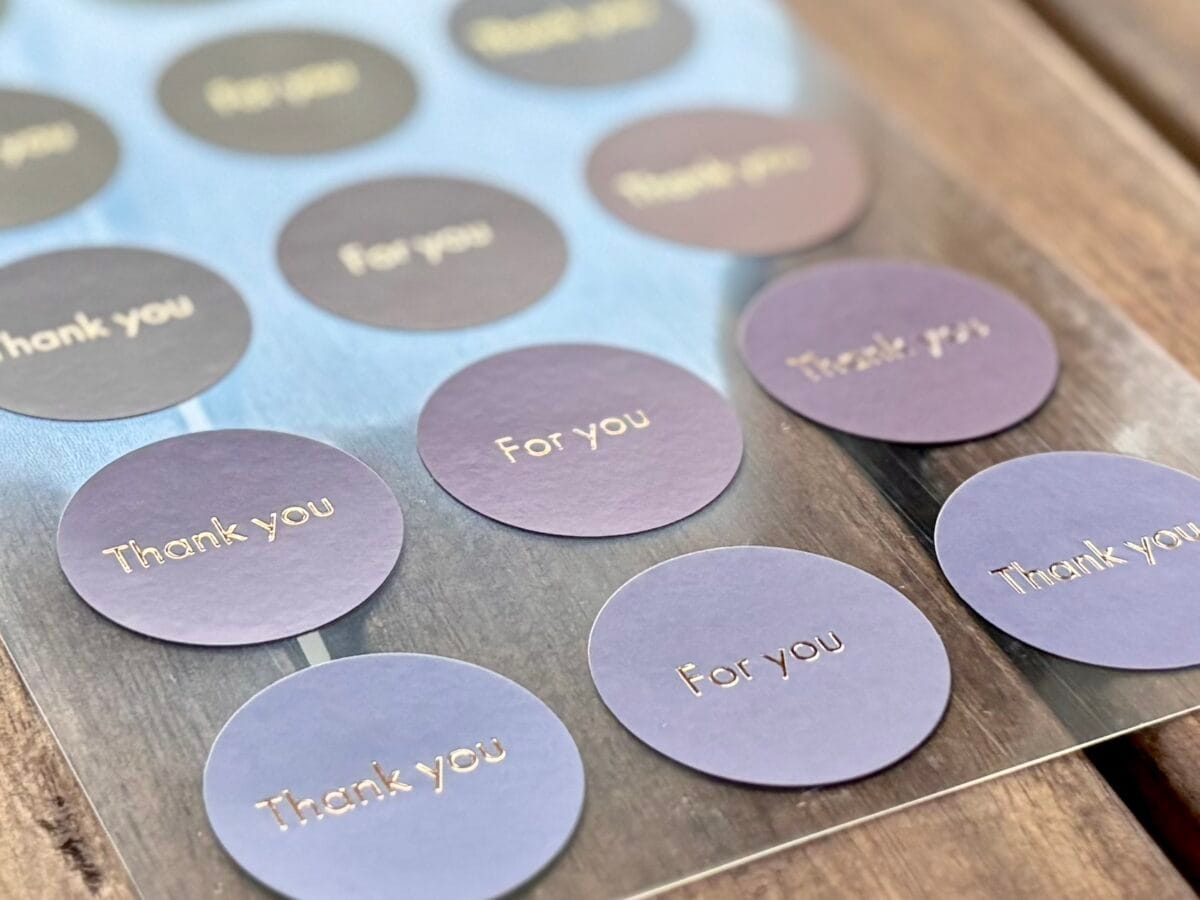 セリアのシールがかわいい&おしゃれ!シールブックやキラキラストーンも♡