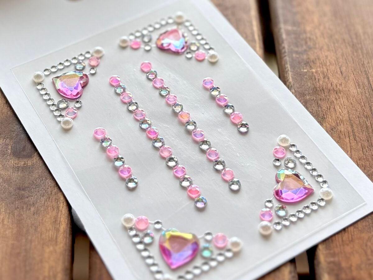 セリアのシールがかわいい&おしゃれ!シールブックやキラキラストーンも♡