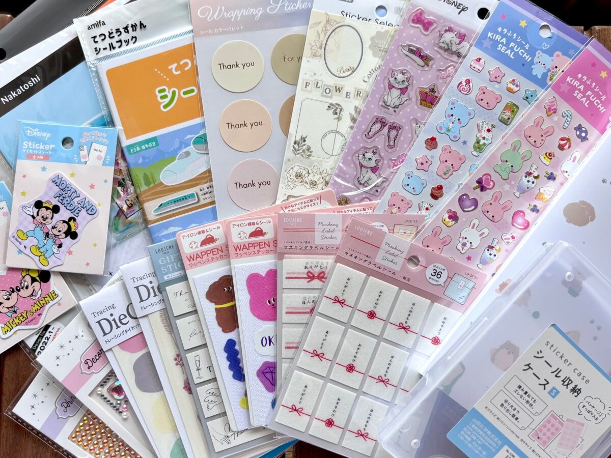 セリアのシールがかわいい&おしゃれ!シールブックやキラキラストーンも♡