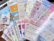 セリアのシールがかわいい＆おしゃれ！シールブックやキラキラストーンも♡