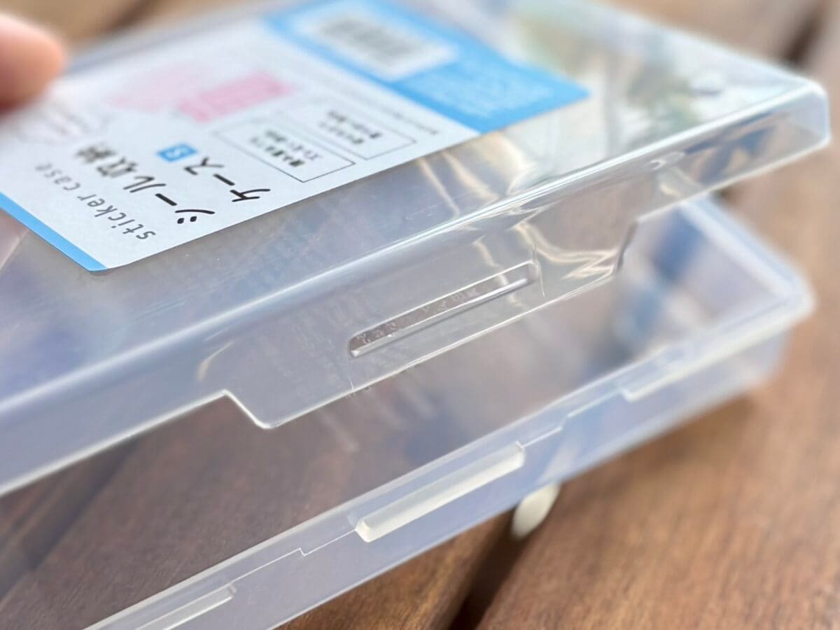 セリアのシールがかわいい&おしゃれ!シールブックやキラキラストーンも♡