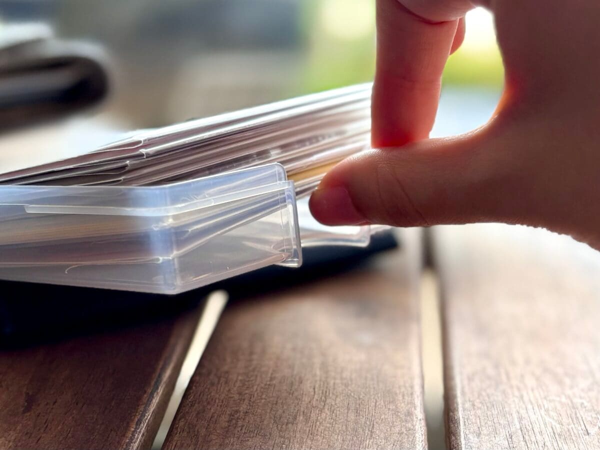 セリアのシールがかわいい&おしゃれ!シールブックやキラキラストーンも♡