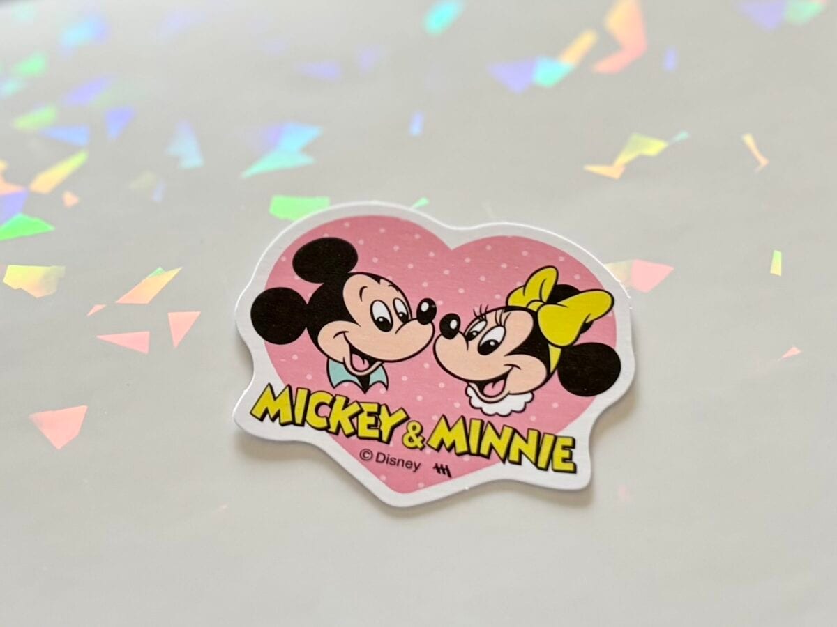 セリアのシールがかわいい&おしゃれ!シールブックやキラキラストーンも♡