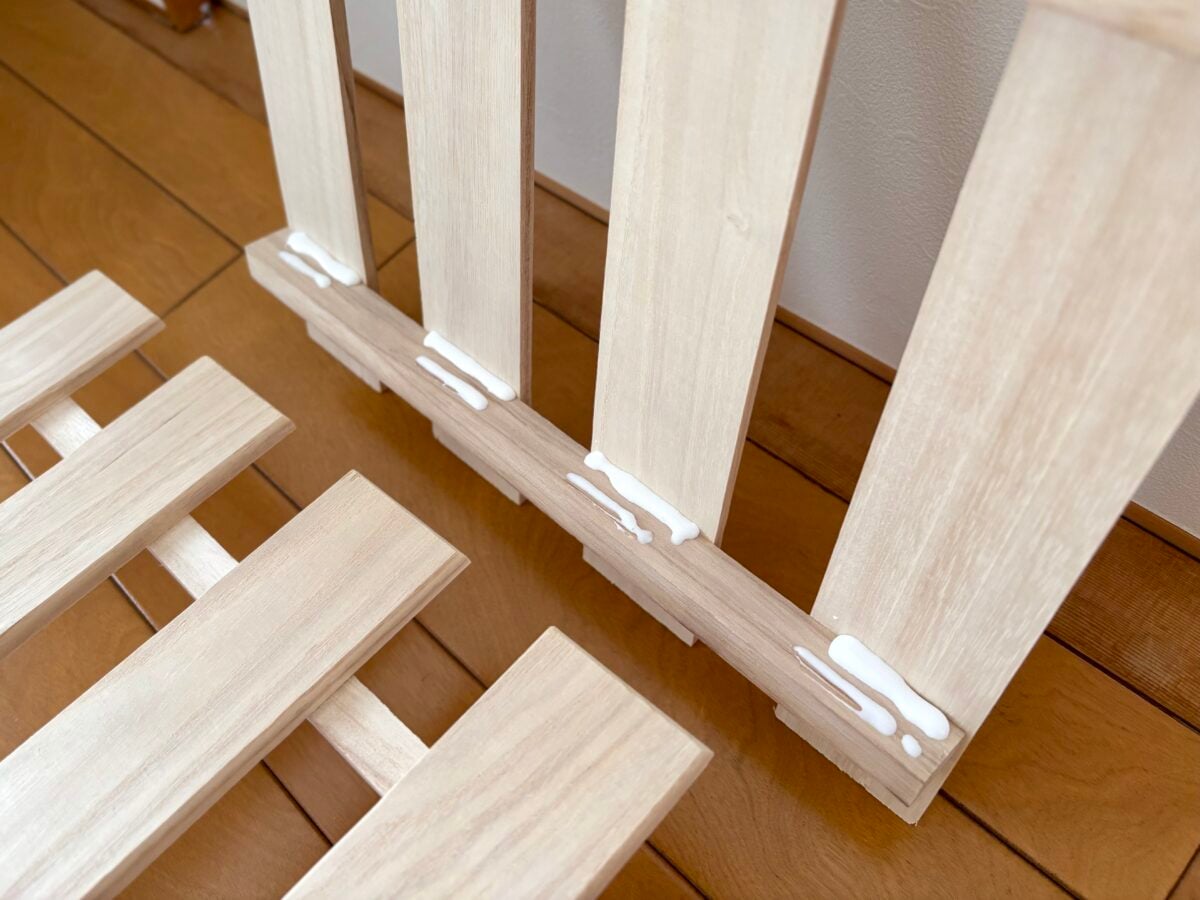 【ダイソー】すのこで棚diyしてみた！サイズや作り方も紹介