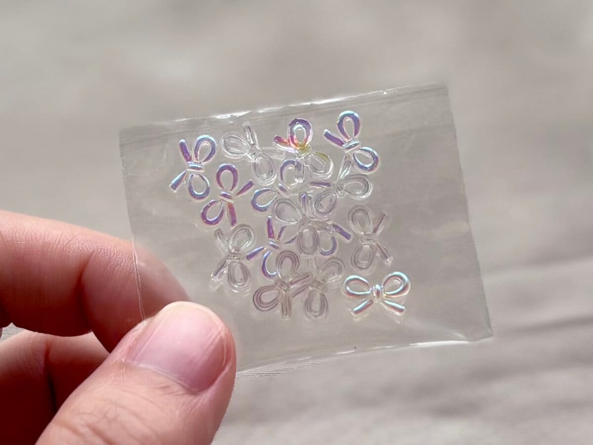 【セリア】のネイルパーツおすすめ一覧｜可愛いリボンやストーンも♡