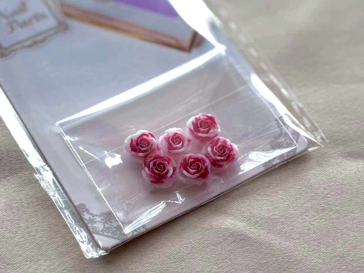 【セリア】のネイルパーツおすすめ一覧｜可愛いリボンやストーンも♡