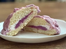 クリームが美味しすぎる【ファミマ】数量限定の藤色メロンパンを紹介