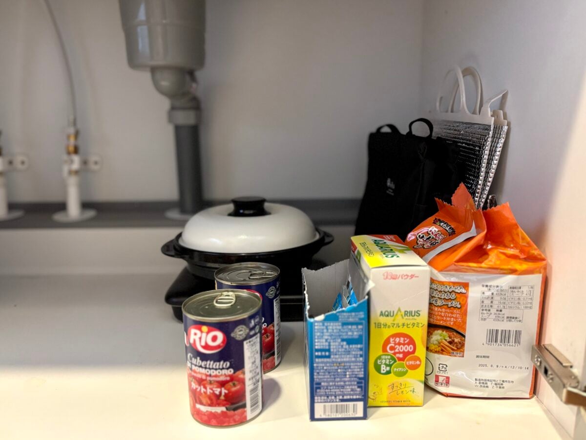 【セリア】の棚おすすめ7選|壁掛け棚や食器棚収納まで