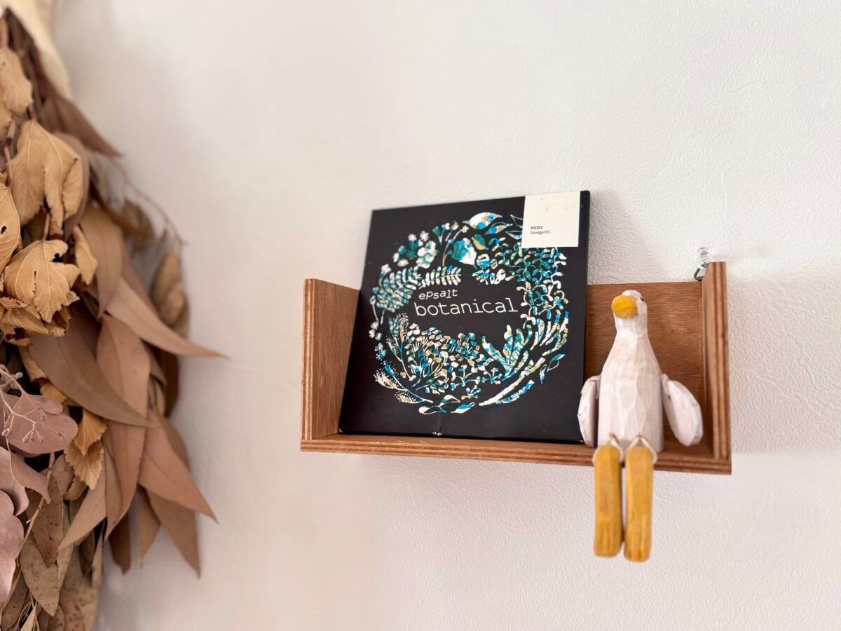 【セリア】の棚おすすめ7選|壁掛け棚や食器棚収納まで