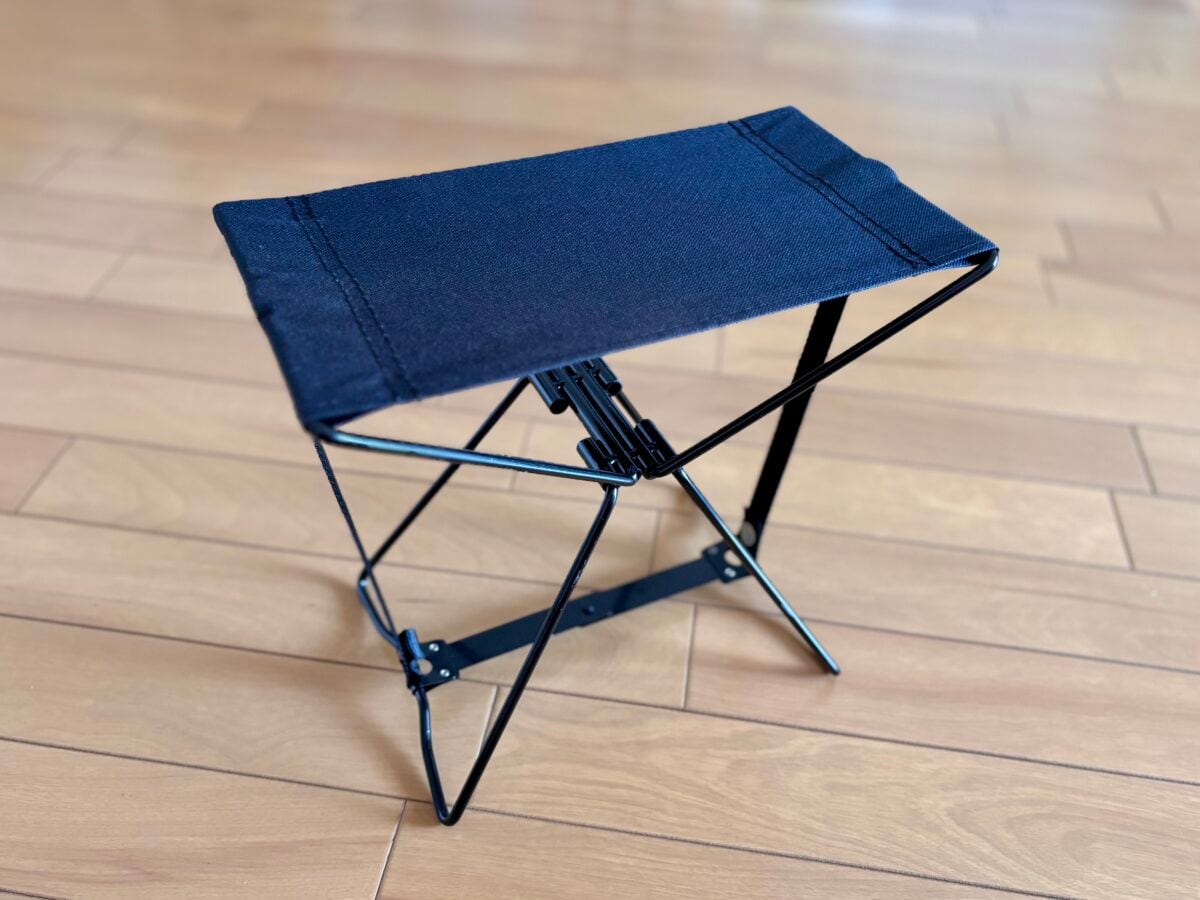 【キャンドゥ】折りたたみ椅子が想像以上！100均ぽくない見た目でコスパ最強！