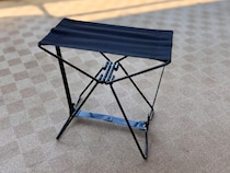 【キャンドゥ】折りたたみ椅子が想像以上！100均ぽくない見た目でコスパ最強！