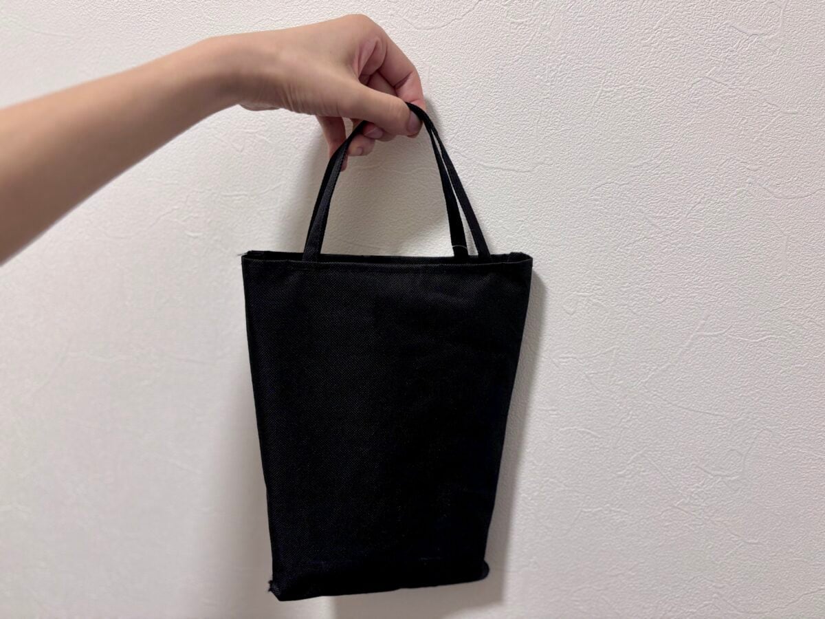 【キャンドゥ】折りたたみ椅子が想像以上！100均ぽくない見た目でコスパ最強！