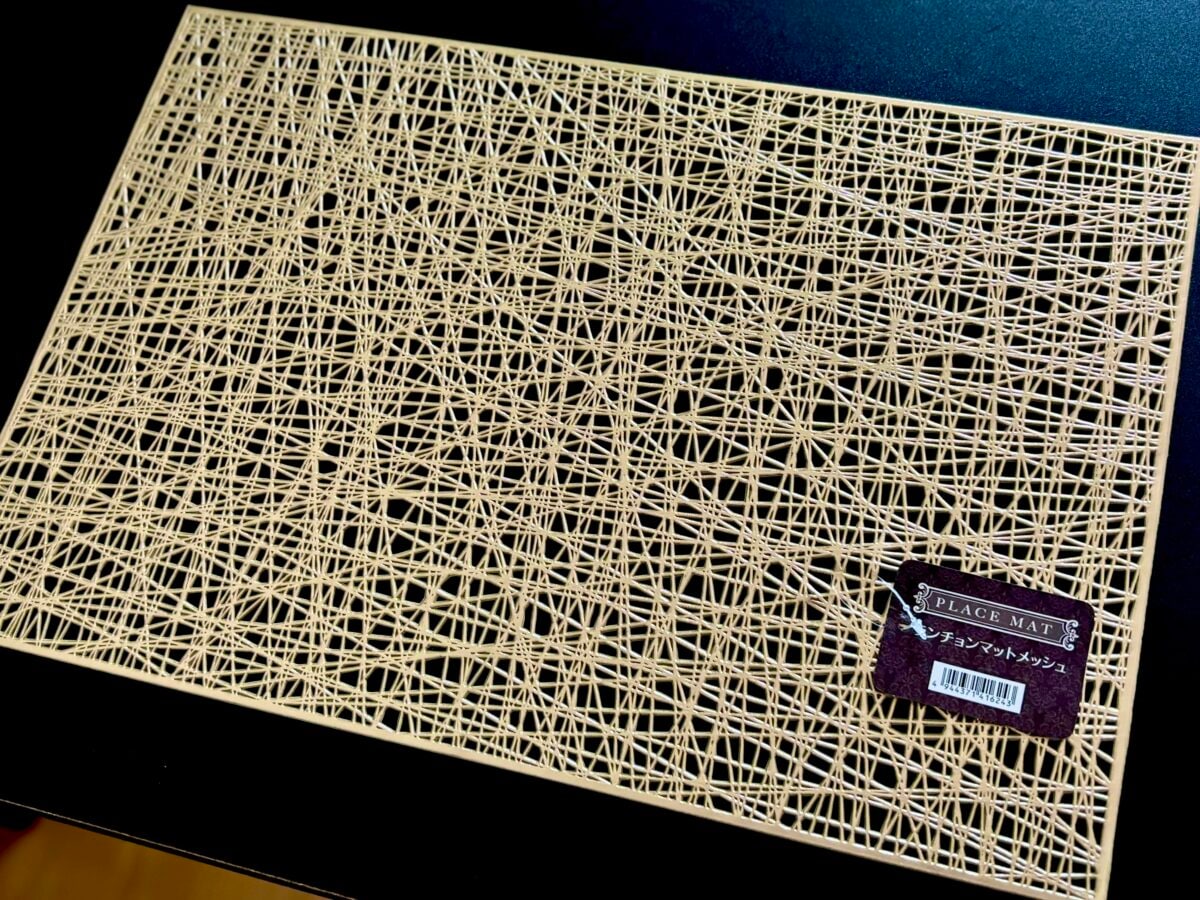 100均【セリア】ランチョンマットで食卓に彩りを|北欧柄やシックな無地も♪