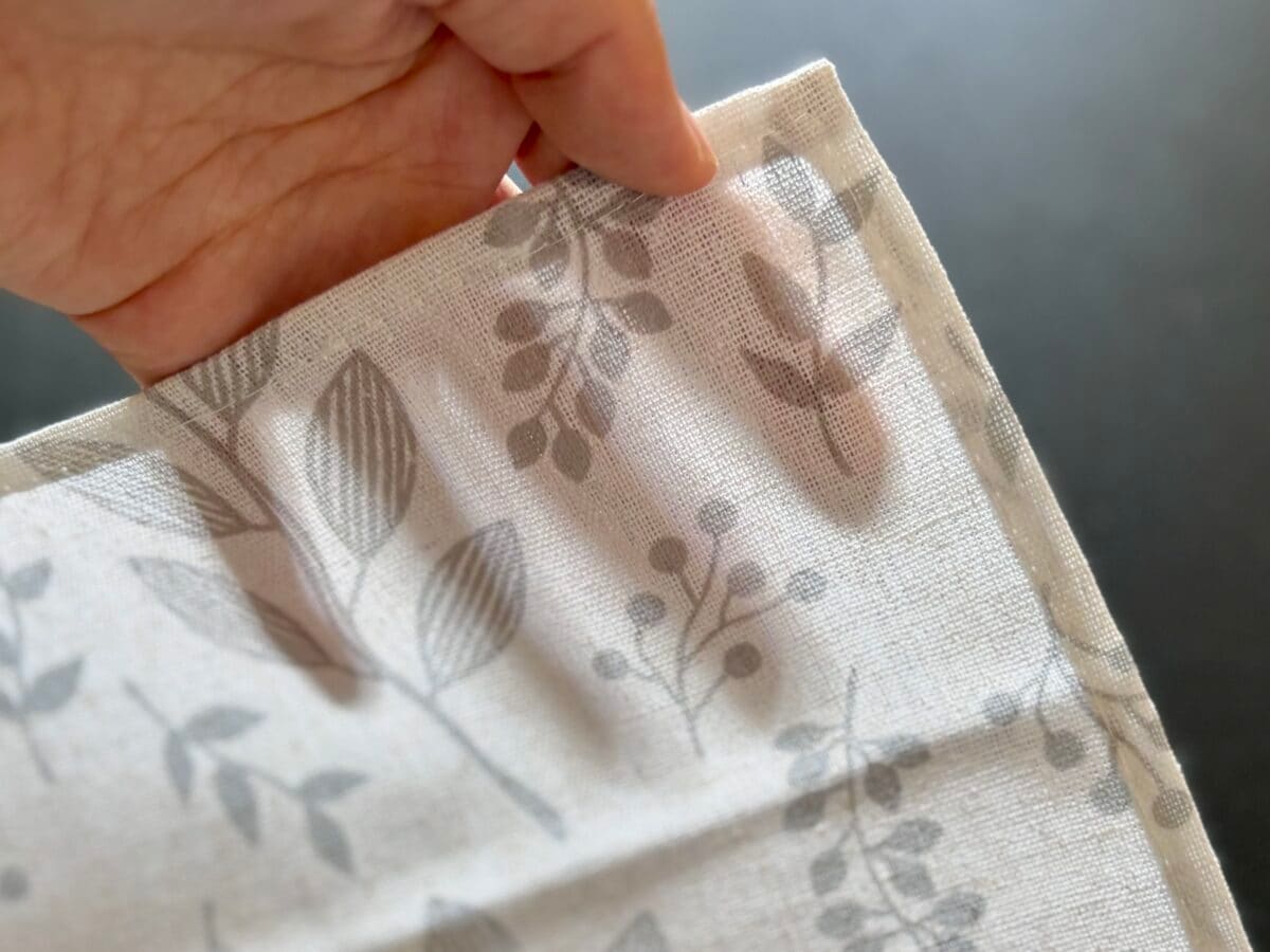 100均【セリア】ランチョンマットで食卓に彩りを|北欧柄やシックな無地も♪