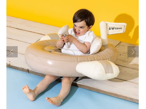 スリーコインズの水鉄砲がアツい!背負うタイプやグロック型はある?【2025】