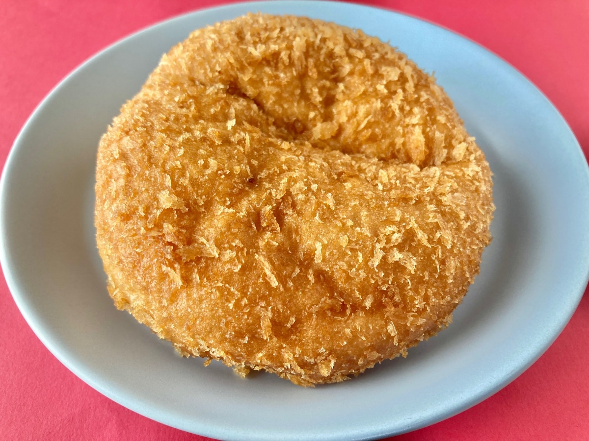 「濃厚でスパイシー!」「塩味強め?」【ローソン】斬新なキーマカレーのカレーパン