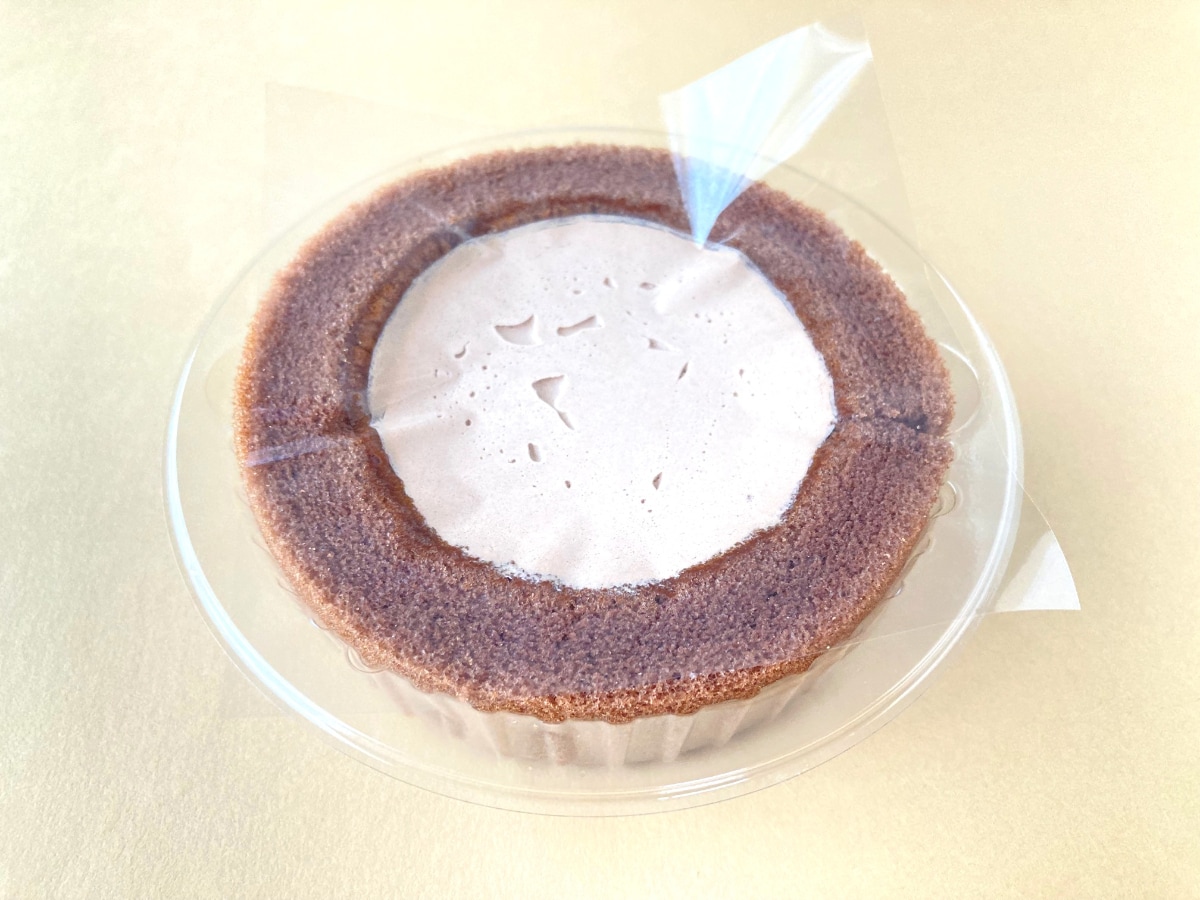 「ガリっと食感がウマ！！」【ローソン】今までにない食感のチョコロールケーキ