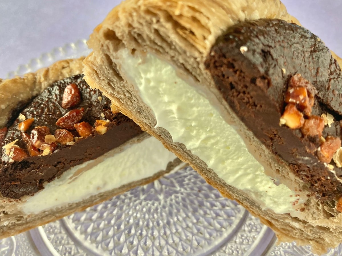 「あぁ……太る太る!」「しあわせ確定!」【ファミマ】ベイクドショコラとホイップパイのスイーツ