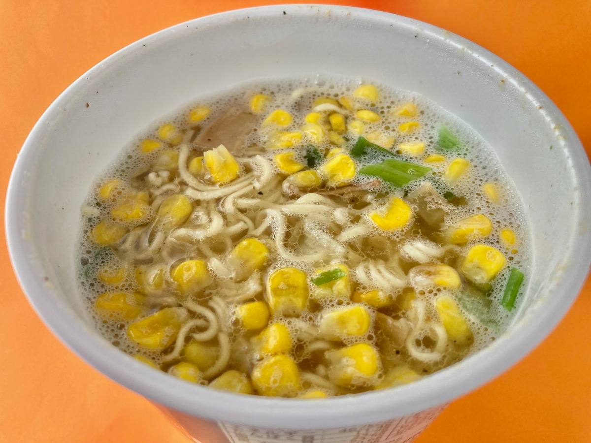 スープは絶品!コーンは賛否あり!?【ファミマ】函館の名店監修の塩ラーメン