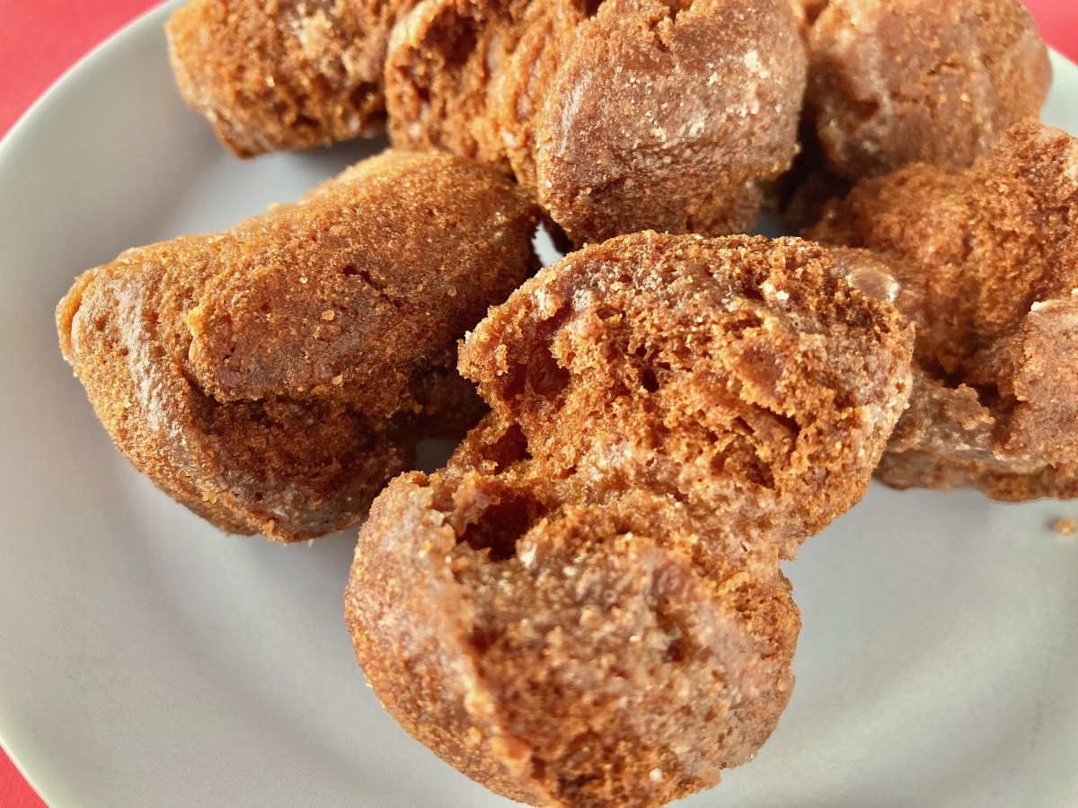 最強!!ウマい!食感はドーナツ!?【ファミマ】賛否両論のサーターアンダギー