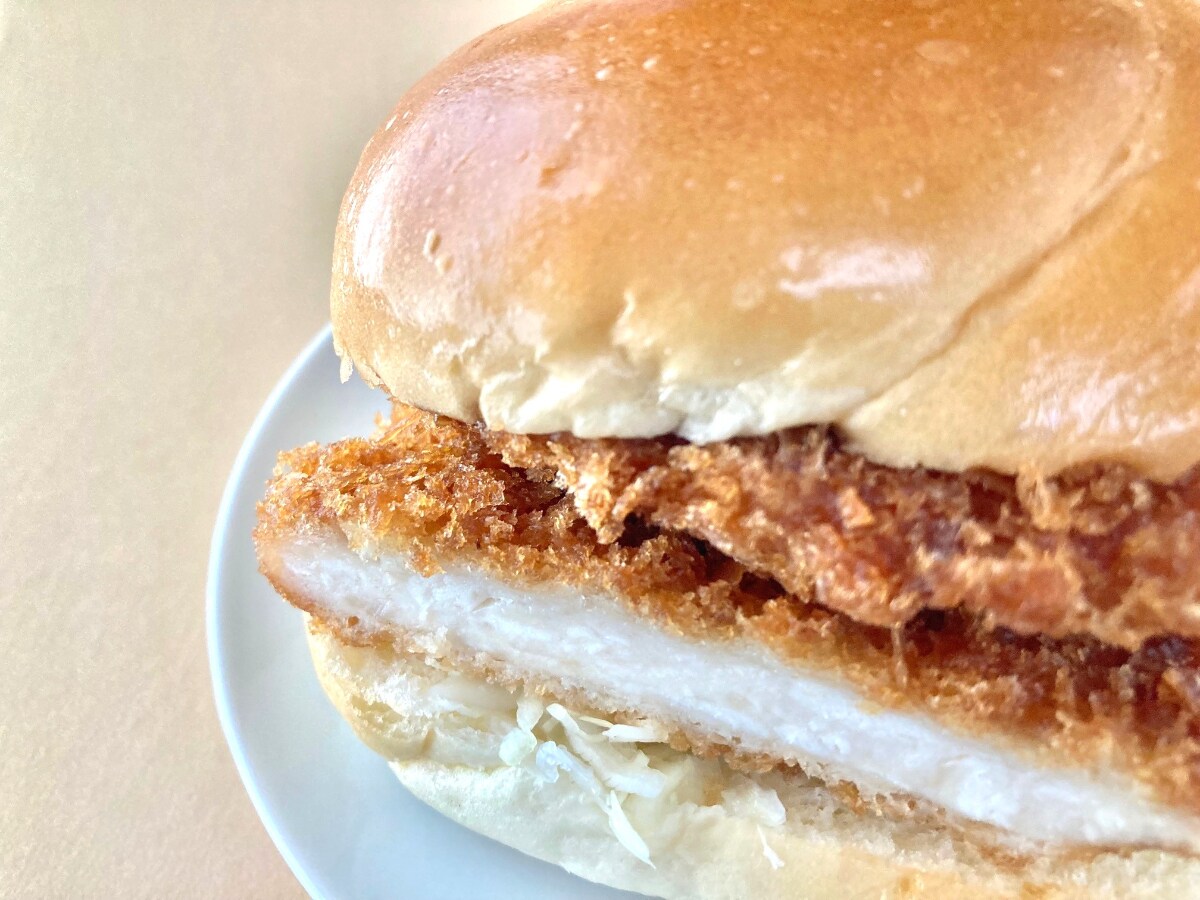 2枚のチキンカツがたまらない！！【ローソン】食べ応えMAX！まちがど厨房の新メニュー