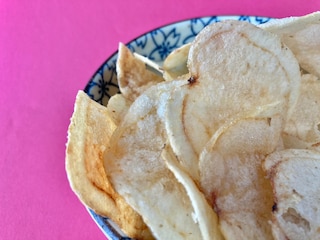 かつおの出汁感は薄い！？【ファミマ限定】ポテトチップ「ぎゅっと素材のおいしさ」新フレーバー