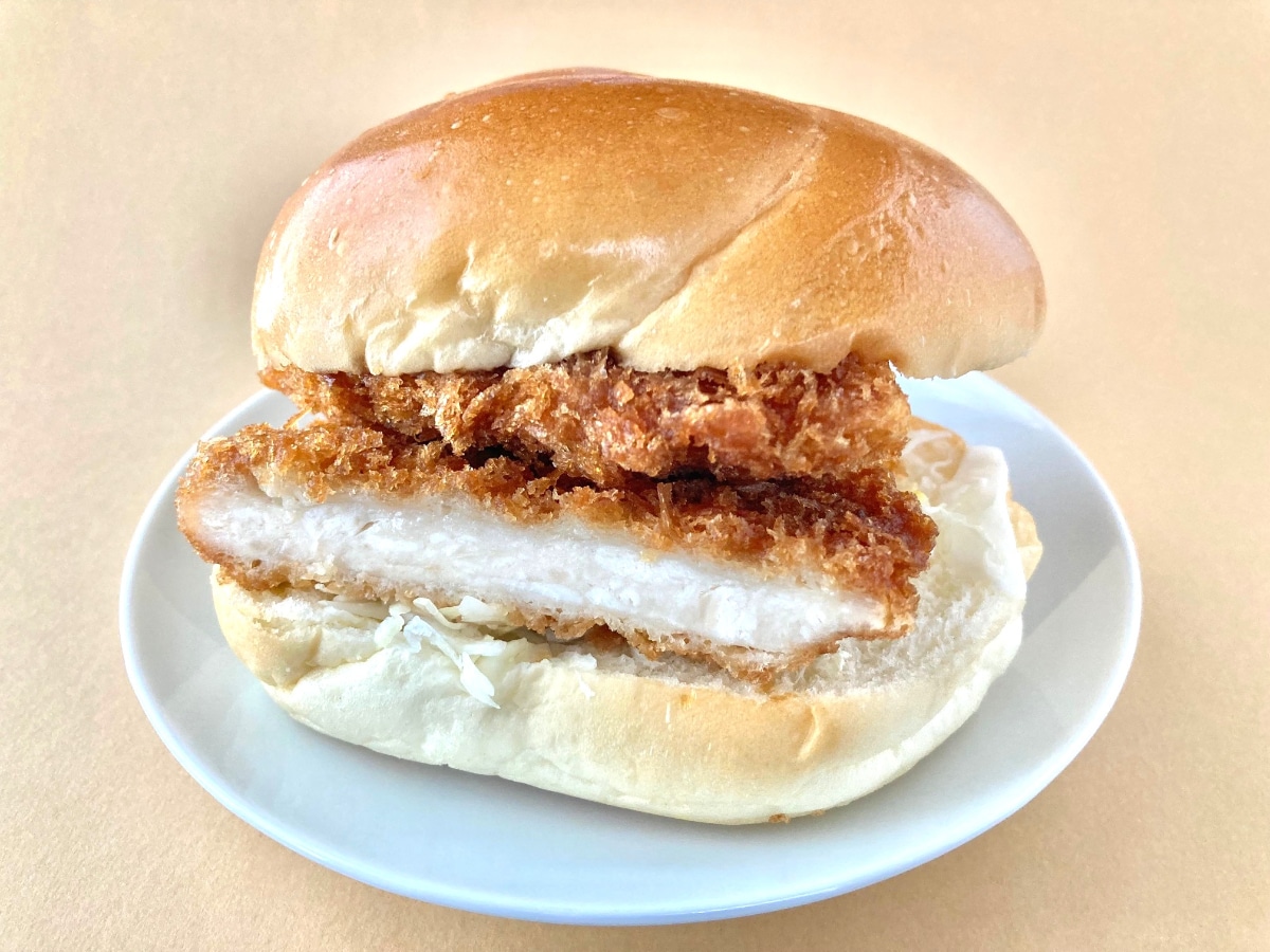 2枚のチキンカツがたまらない!!【ローソン】食べ応えMAX!まちがど厨房の新メニュー