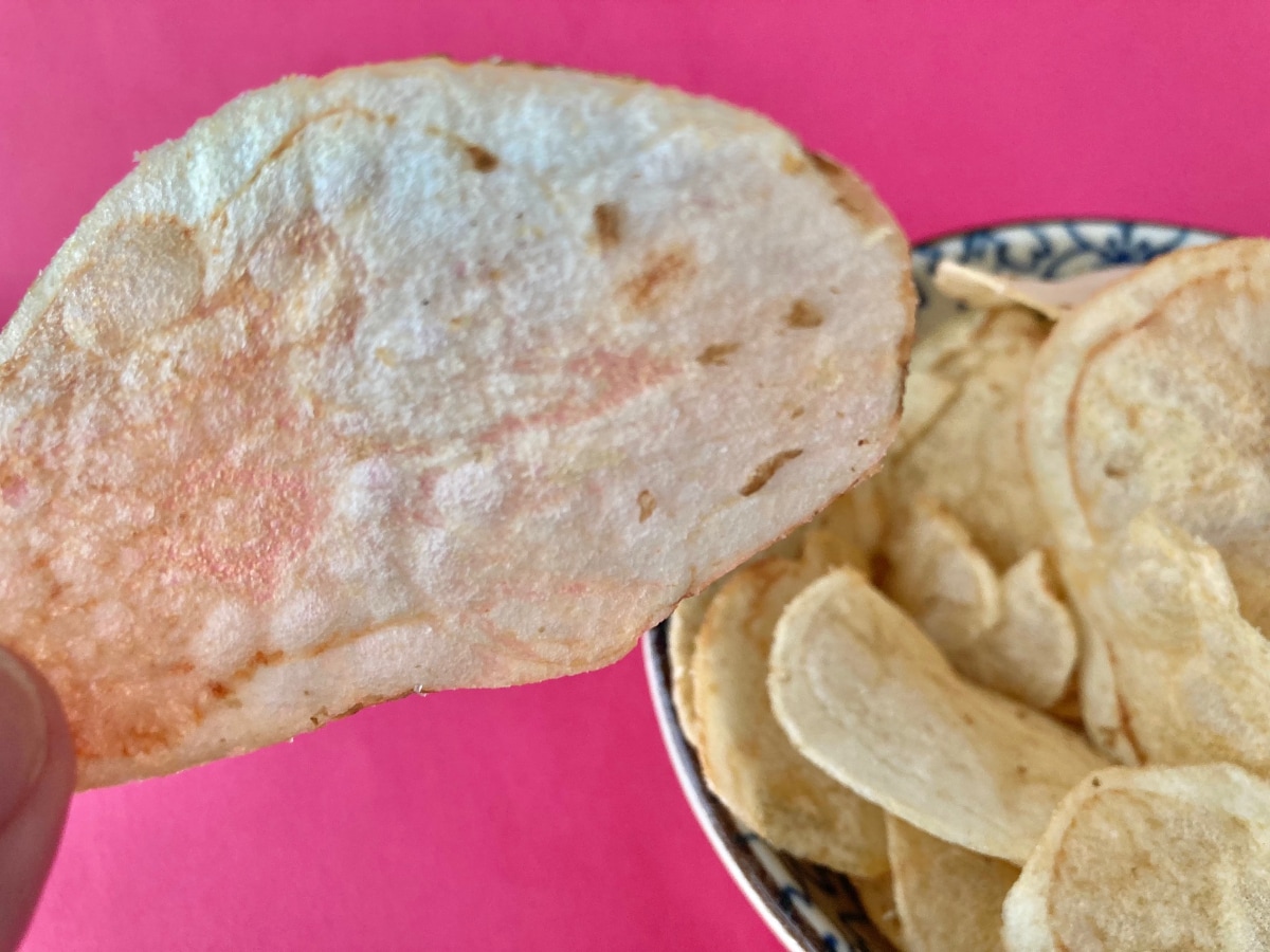 かつおの出汁感は薄い！？【ファミマ限定】ポテトチップ「ぎゅっと素材のおいしさ」新フレーバー