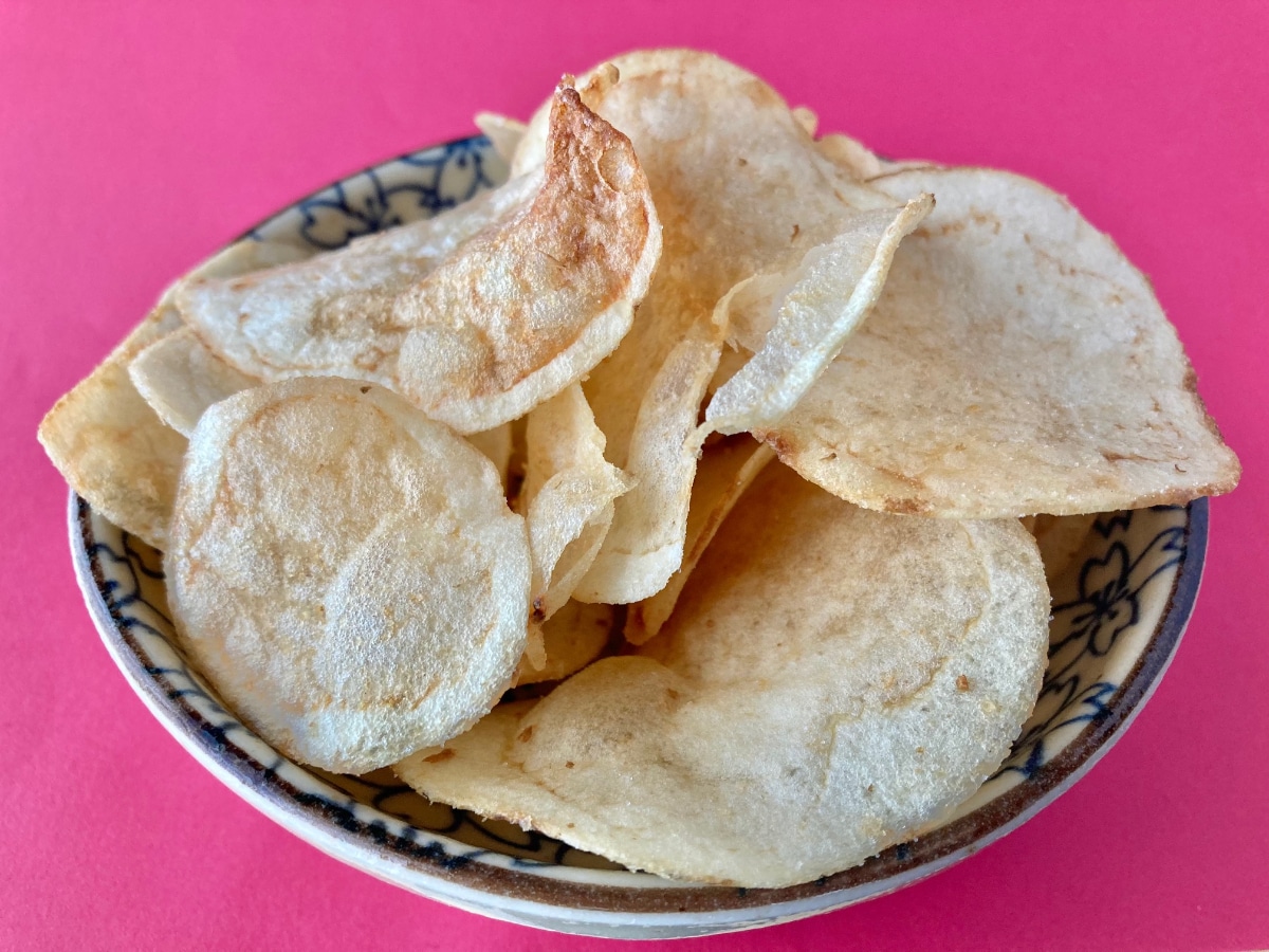 かつおの出汁感は薄い！？【ファミマ限定】ポテトチップ「ぎゅっと素材のおいしさ」新フレーバー