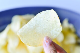 「箱買いしたい！」【カルビー】野菜のうま味が味わえるポテチップス出た